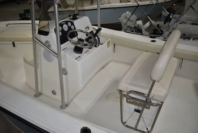 Slide: The Image of Mako 184 Center Console 2014 - 19