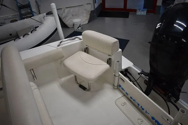 Slide: The Image of Mako 184 Center Console 2014 - 25