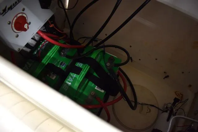 Slide: The Image of Mako 184 Center Console 2014 - 37