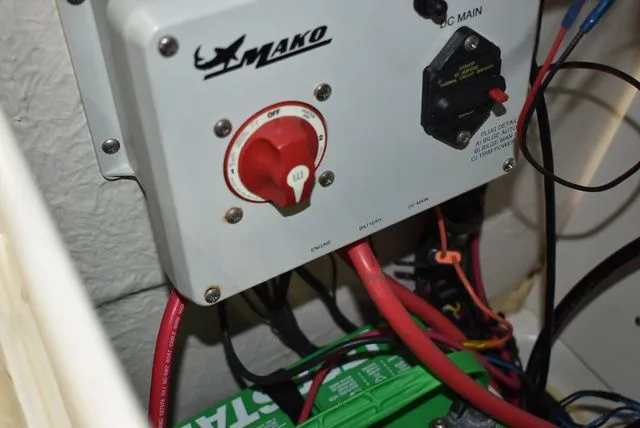 Slide: The Image of Mako 184 Center Console 2014 - 39