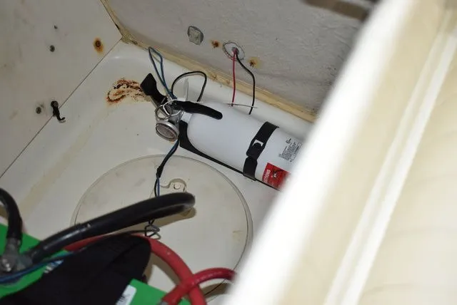 Slide: The Image of Mako 184 Center Console 2014 - 40