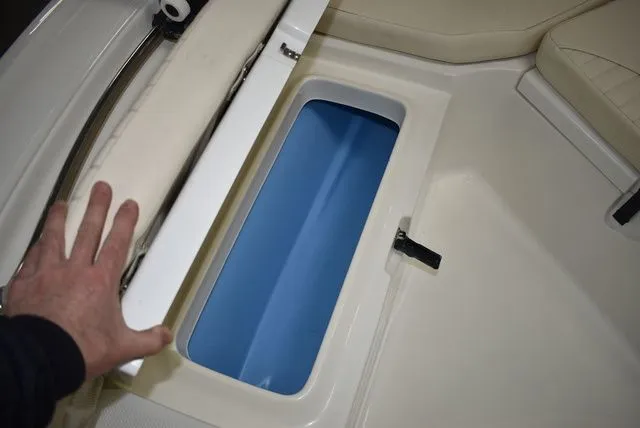 Slide: The Image of Mako 184 Center Console 2014 - 42