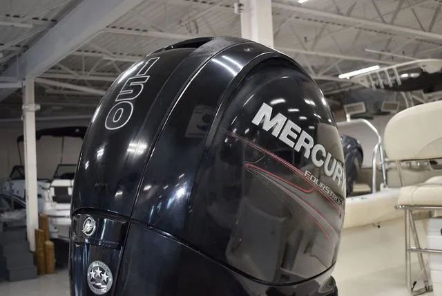 Slide: The Image of Mako 184 Center Console 2014 - 47