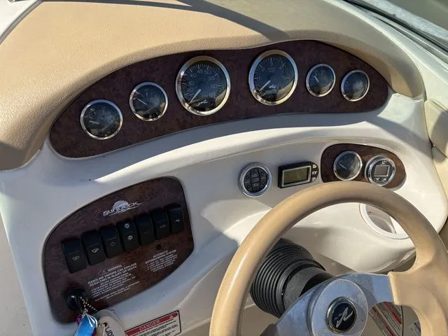 Slide: The Image of Sea Ray 210 Sundeck 2000 - 11