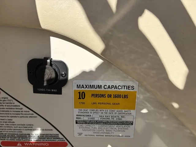 Slide: The Image of Sea Ray 210 Sundeck 2000 - 12