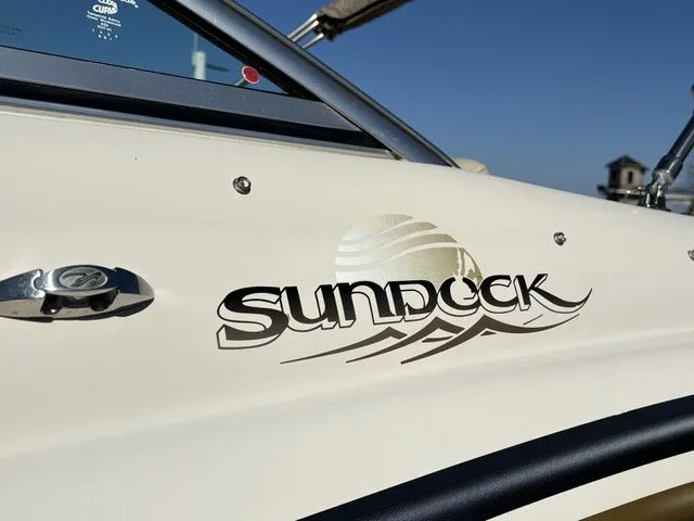 Slide: The Image of Sea Ray 210 Sundeck 2000 - 22