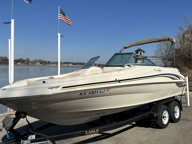 Slide: The Image of Sea Ray 210 Sundeck 2000 - 3