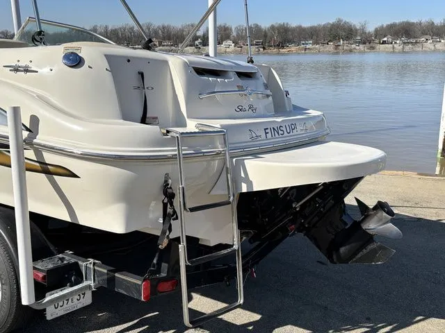Slide: The Image of Sea Ray 210 Sundeck 2000 - 5