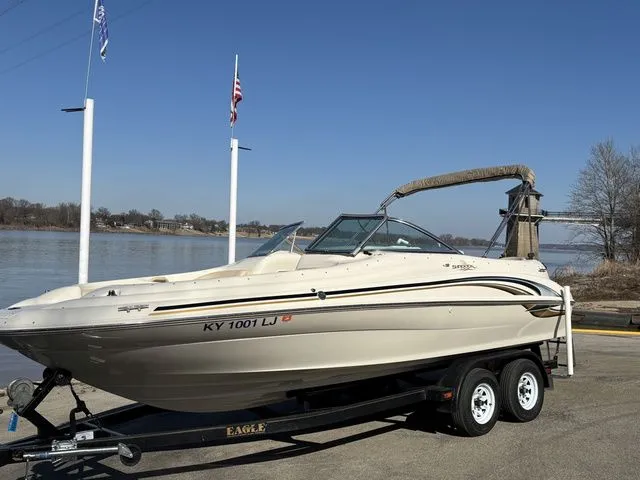 Slide: The Image of Sea Ray 210 Sundeck 2000 - 8