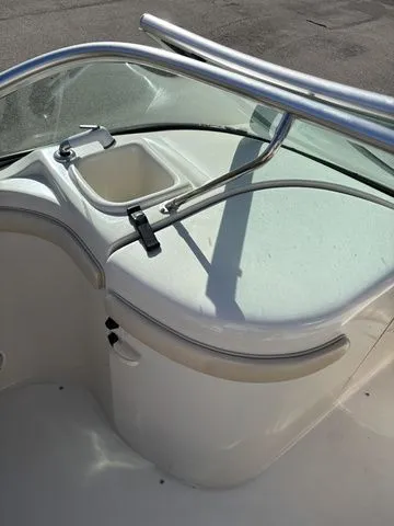 Slide: The Image of Sea Ray 210 Sundeck 2000 - 9