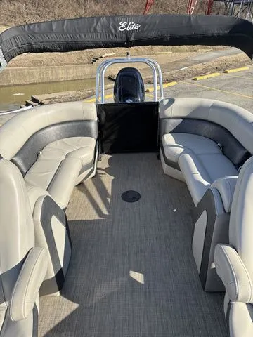 Slide: The Image of Bentley Pontoons Elite 253 2019 - 13