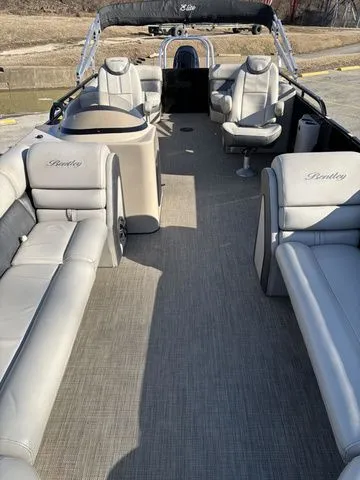 Slide: The Image of Bentley Pontoons Elite 253 2019 - 14