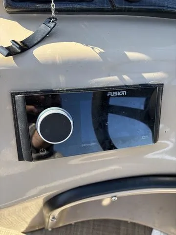 Slide: The Image of Bentley Pontoons Elite 253 2019 - 15