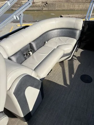 Slide: The Image of Bentley Pontoons Elite 253 2019 - 23