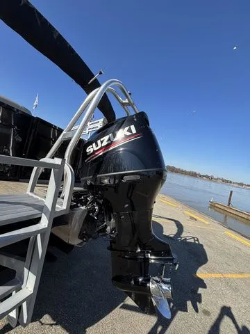 Slide: The Image of Bentley Pontoons Elite 253 2019 - 26