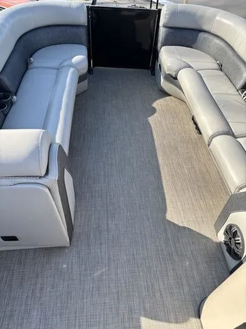 Slide: The Image of Bentley Pontoons Elite 253 2019 - 8