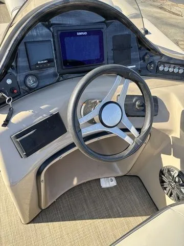 Slide: The Image of Bentley Pontoons Elite 253 2019 - 9