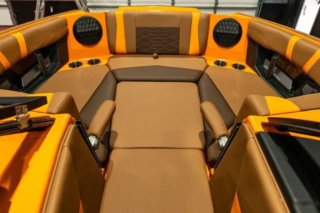 Slide: The Image of Malibu Wakesetter 22 MXZ 2026 - 10