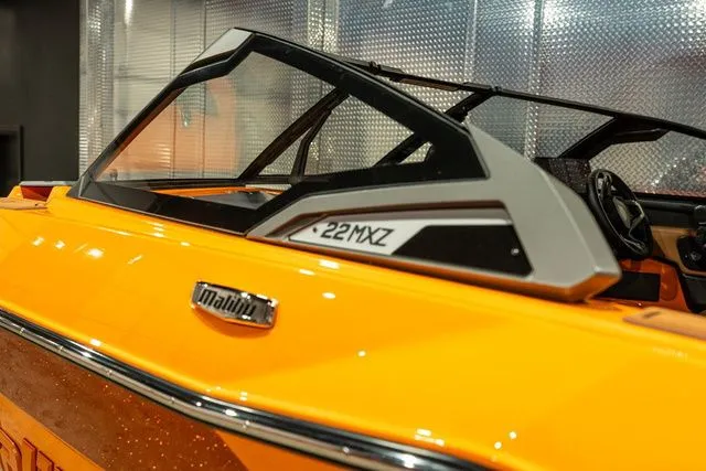 Slide: The Image of Malibu Wakesetter 22 MXZ 2026 - 17