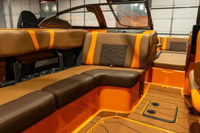 Slide: The Image of Malibu Wakesetter 22 MXZ 2026 - 19