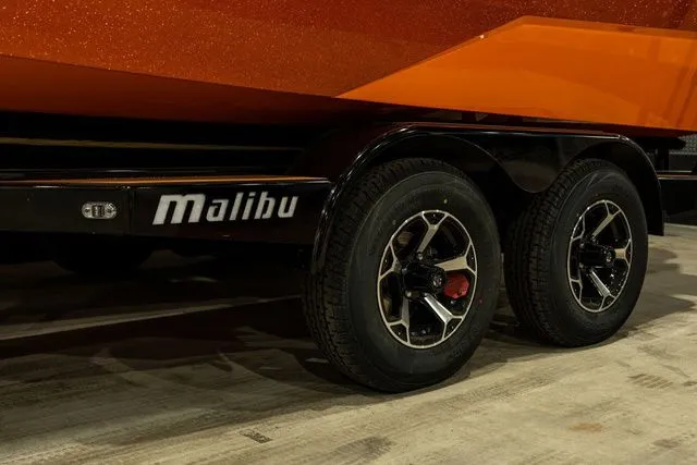 Slide: The Image of Malibu Wakesetter 22 MXZ 2026 - 5