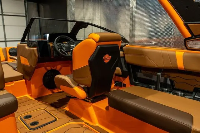 Slide: The Image of Malibu Wakesetter 22 MXZ 2026 - 6