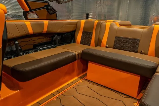 Slide: The Image of Malibu Wakesetter 22 MXZ 2026 - 9