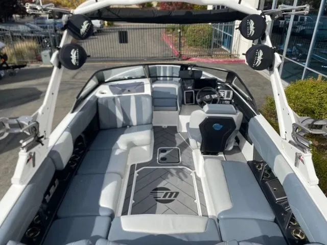 Slide: The Image of Malibu Wakesetter 22 LSV 2023 - 7