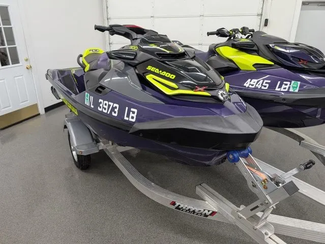 Slide: The Image of Sea-Doo RXT 2021 - 4