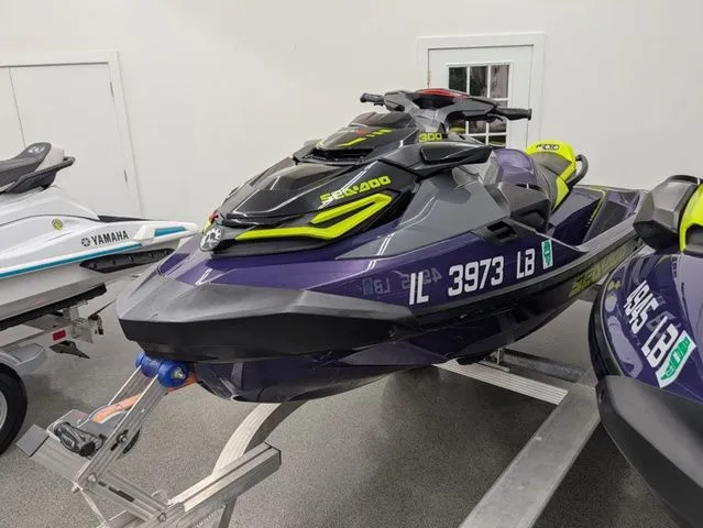 Slide: The Image of Sea-Doo RXT 2021 - 5