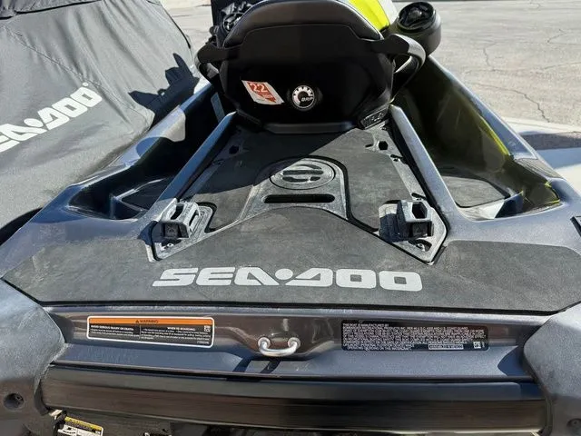 Slide: The Image of Sea-Doo GTR 230 2021 - 10