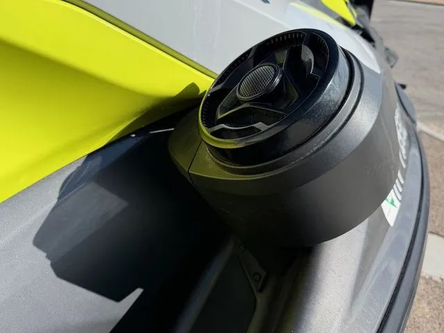 Slide: The Image of Sea-Doo GTR 230 2021 - 6