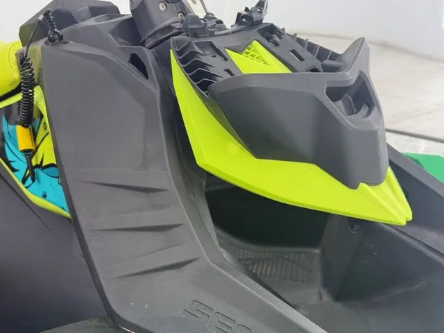 Slide: The Image of Sea-Doo Spark® 3-up Rotax® 900 ACE™ 2021 - 10