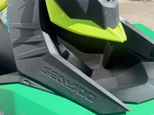 Slide: The Image of Sea-Doo Spark® 3-up Rotax® 900 ACE™ 2021 - 5