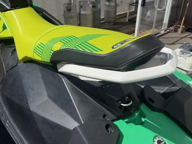 Slide: The Image of Sea-Doo Spark® 3-up Rotax® 900 ACE™ 2021 - 8