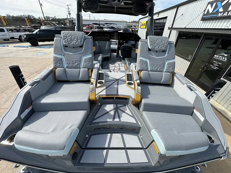 Slide: The Image of Nautique Super Air Nautique G25 Paragon 2026 - 16