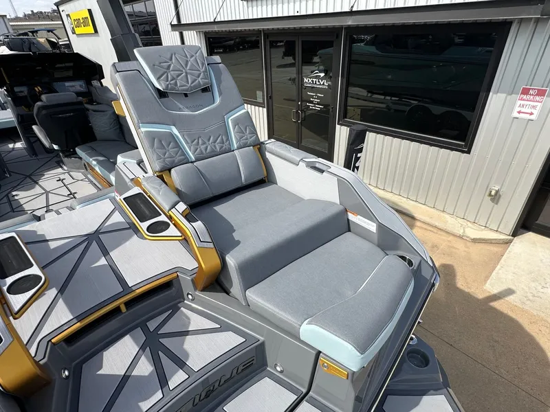 Slide: The Image of Nautique Super Air Nautique G25 Paragon 2026 - 18