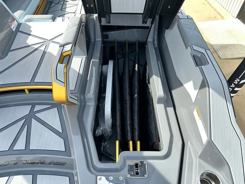 Slide: The Image of Nautique Super Air Nautique G25 Paragon 2026 - 21