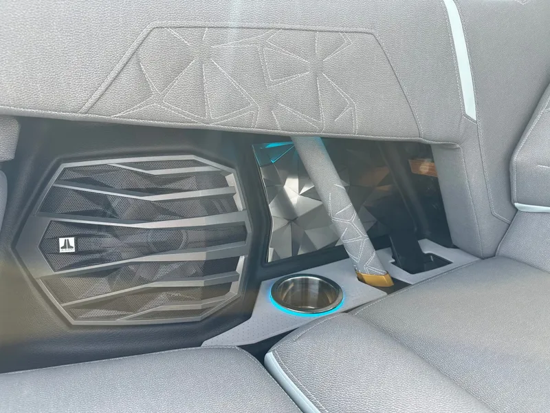 Slide: The Image of Nautique Super Air Nautique G25 Paragon 2026 - 31