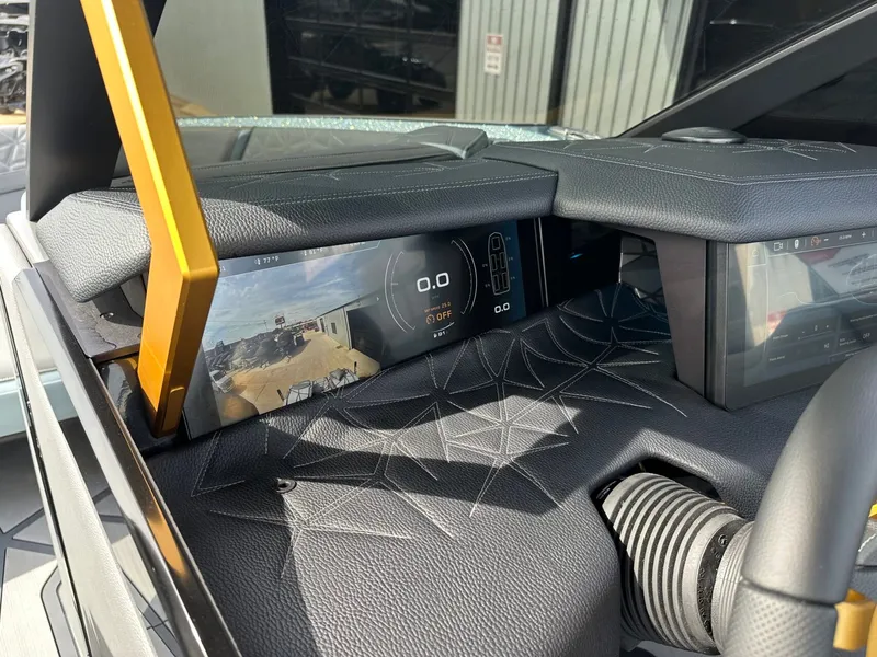 Slide: The Image of Nautique Super Air Nautique G25 Paragon 2026 - 39