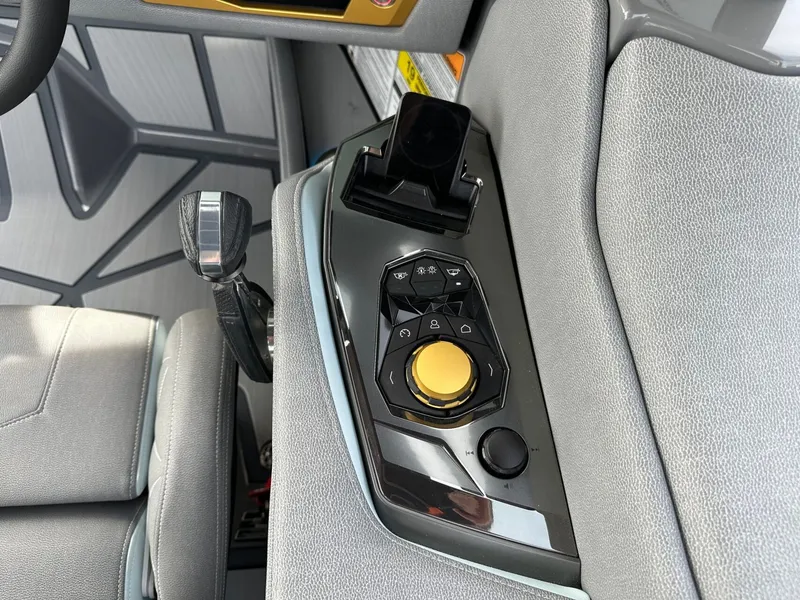 Slide: The Image of Nautique Super Air Nautique G25 Paragon 2026 - 41