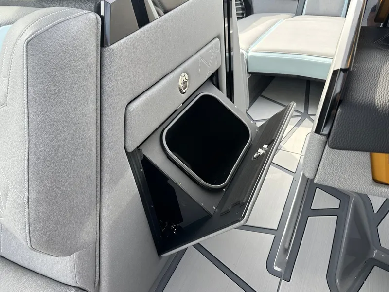 Slide: The Image of Nautique Super Air Nautique G25 Paragon 2026 - 47