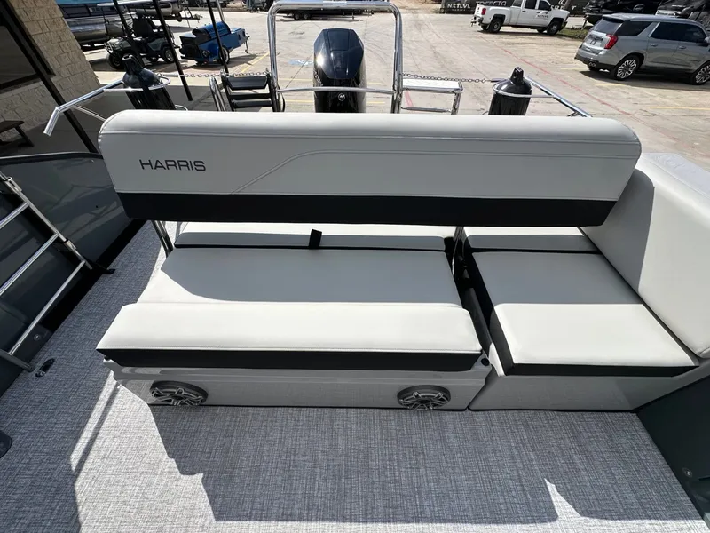 Slide: The Image of Harris Grand Mariner 250 2026 - 15