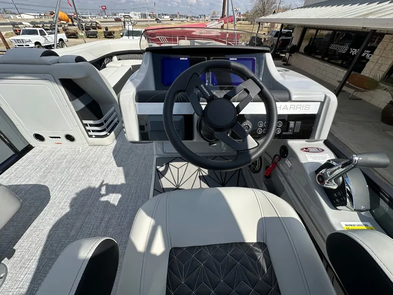 Slide: The Image of Harris Grand Mariner 250 2026 - 20