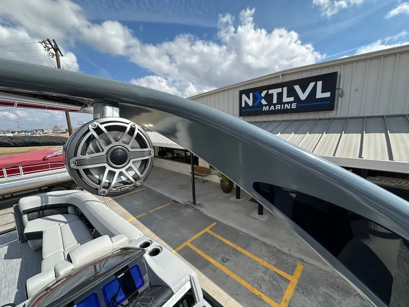 Slide: The Image of Harris Grand Mariner 250 2026 - 31