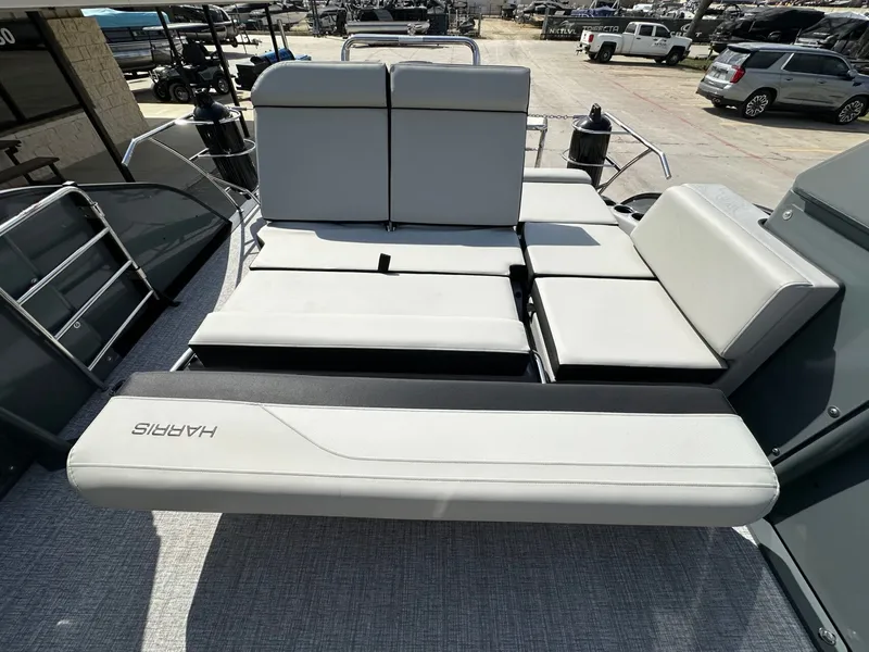 Slide: The Image of Harris Grand Mariner 250 2026 - 34