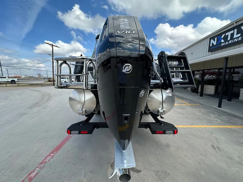 Slide: The Image of Harris Grand Mariner 250 2026 - 4