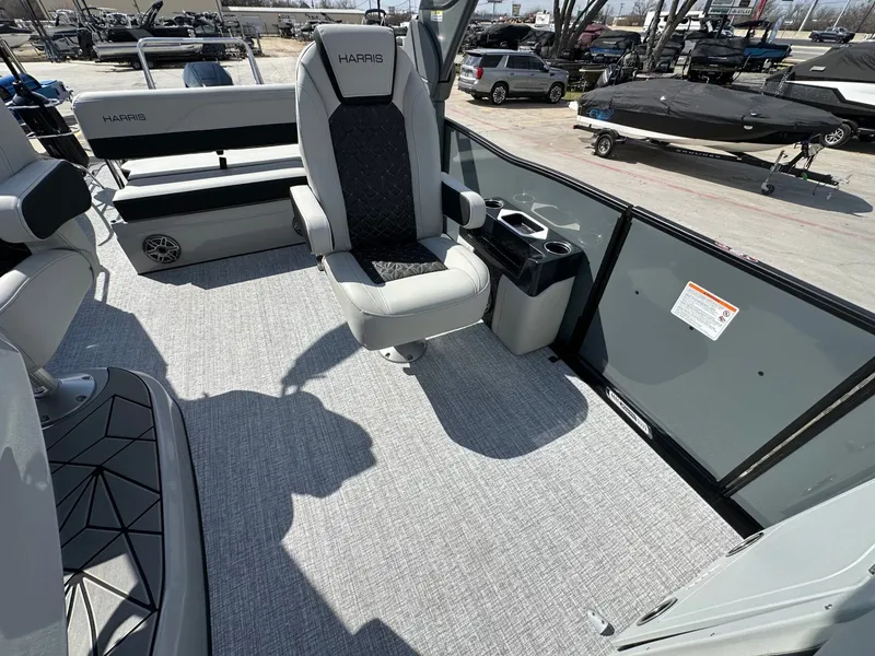 Slide: The Image of Harris Grand Mariner 250 2026 - 40