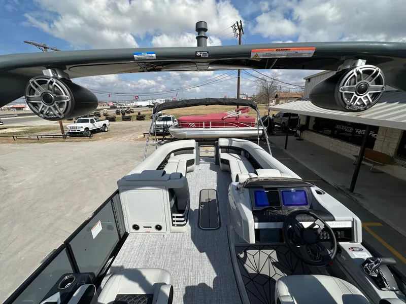 Slide: The Image of Harris Grand Mariner 250 2026 - 41