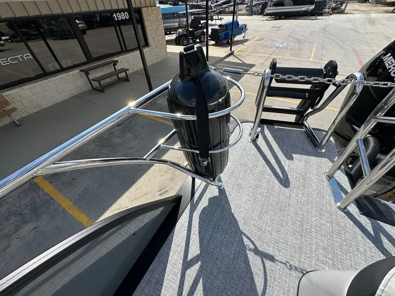 Slide: The Image of Harris Grand Mariner 250 2026 - 44